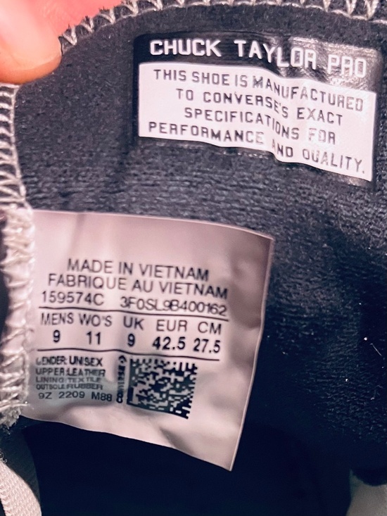 Converse Chucks Black & White Mens 9 - Picture 3 of 4